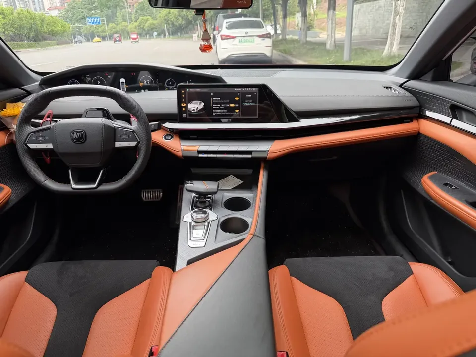 Changan UNI-V Changan UNI-V 2023 1.5T Sports Edition 2023 — thumbnail 2