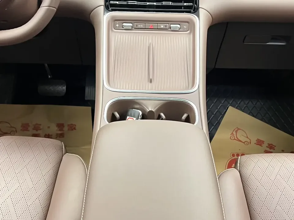 Wuling Starlight S PHEV Wuling Starlight S PHEV 2024 130km Flagship 2024 — thumbnail 4