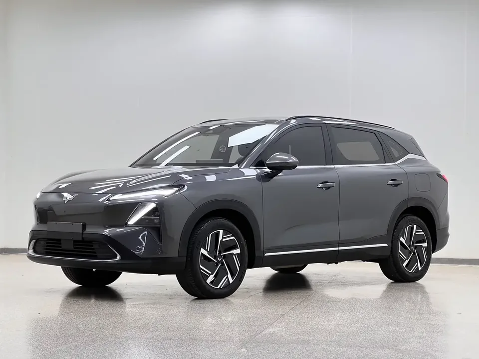 Wuling Starlight S PHEV Wuling Starlight S PHEV 2024 130km Flagship 2024 — photo 1, buy with delivery to Moscow