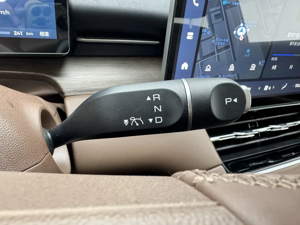 Wuling Starlight S PHEV Wuling Starlight S PHEV 2024 130km Flagship 2024 — thumbnail 5