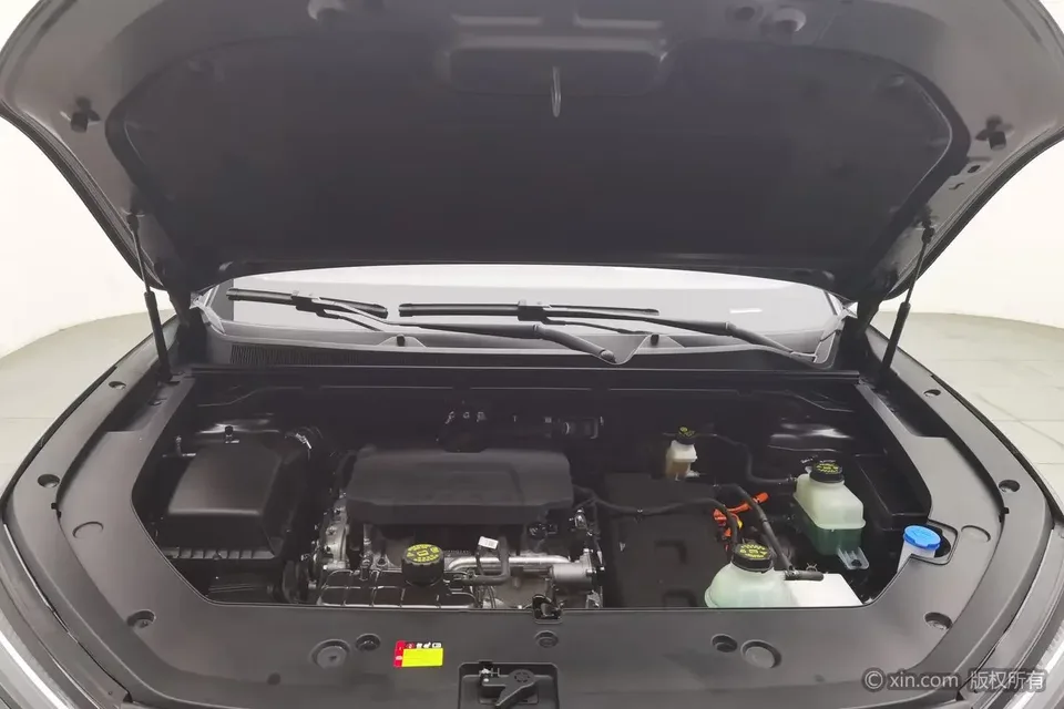 Wuling Starlight S PHEV Wuling Starlight S PHEV 2024 130km Pilot 2025 — thumbnail 2