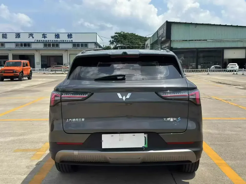 Wuling Starlight S PHEV Wuling Starlight S PHEV 2024 130km Flagship 2024 — thumbnail 2