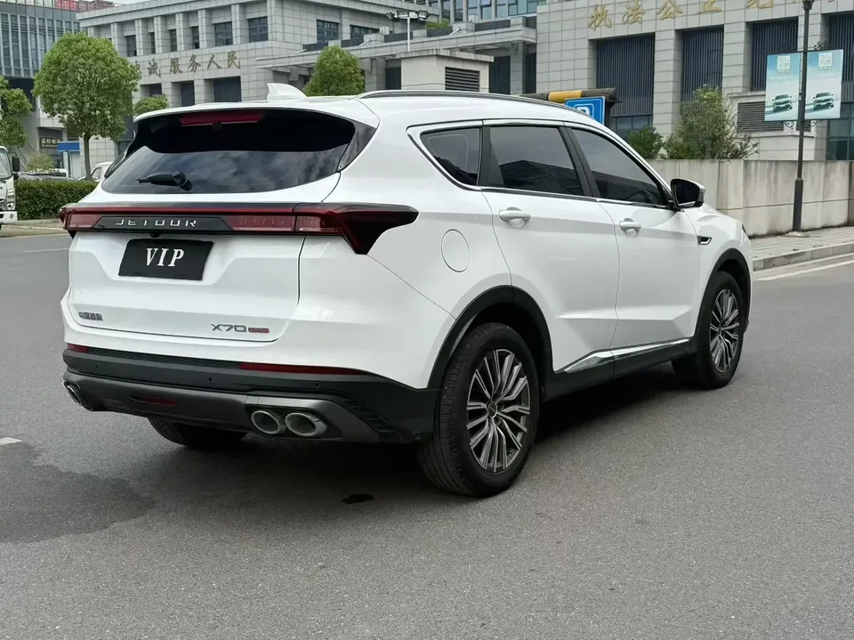 Jetour Jietu X70 PLUS Jietu X70 PLUS 2024 Champion Edition 1.5T DCT Champion MAX 5 Seaters 2024 — thumbnail 2