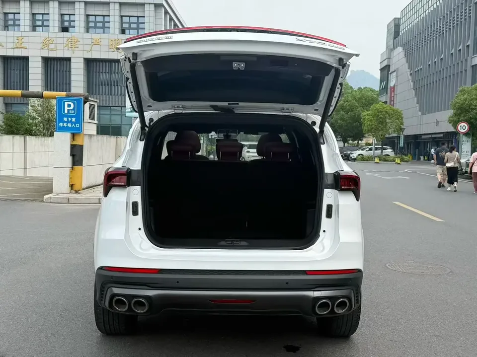 Jetour Jietu X70 PLUS Jietu X70 PLUS 2024 Champion Edition 1.5T DCT Champion MAX 5 Seaters 2024 — thumbnail 3