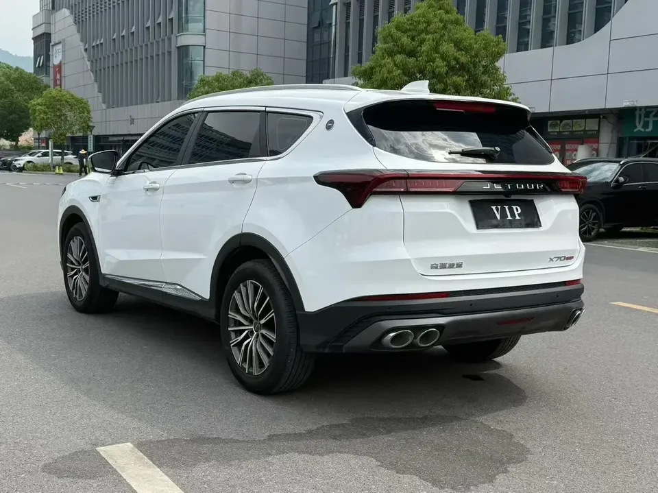 Jetour Jietu X70 PLUS Jietu X70 PLUS 2024 Champion Edition 1.5T DCT Champion MAX 5 Seaters 2024 — thumbnail 4