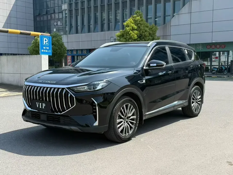 Jetour Jietu X70 PLUS Jietu X70 PLUS 2024 Champion Edition 1.5T DCT Champion MAX 5 Seaters 2024 — photo 1, buy with delivery to Moscow