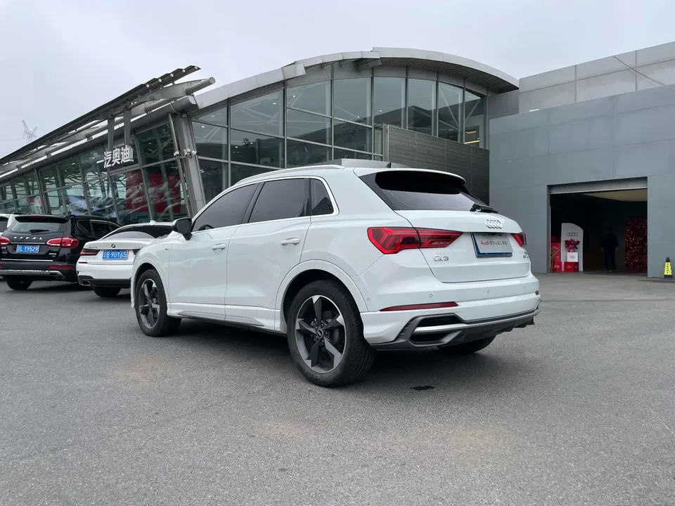 Audi Q3 Audi Q3 2022 35 TFSI Stylish Dynamic 2022 — миниатюра 4
