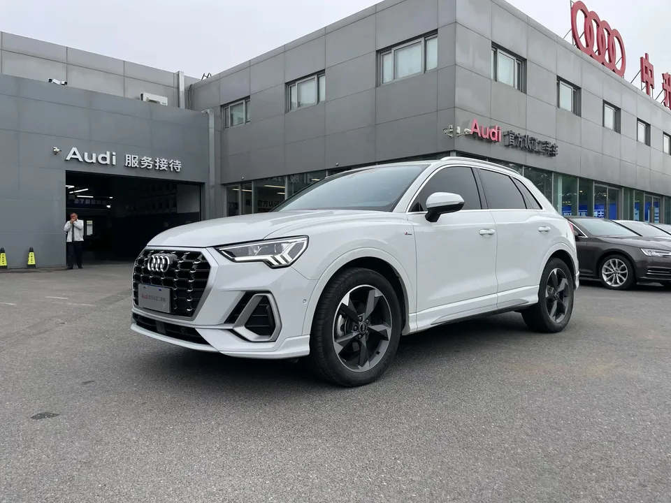Audi Q3 Audi Q3 2022 35 TFSI Stylish Dynamic 2022 — фото 1, купить с доставкой в Москву