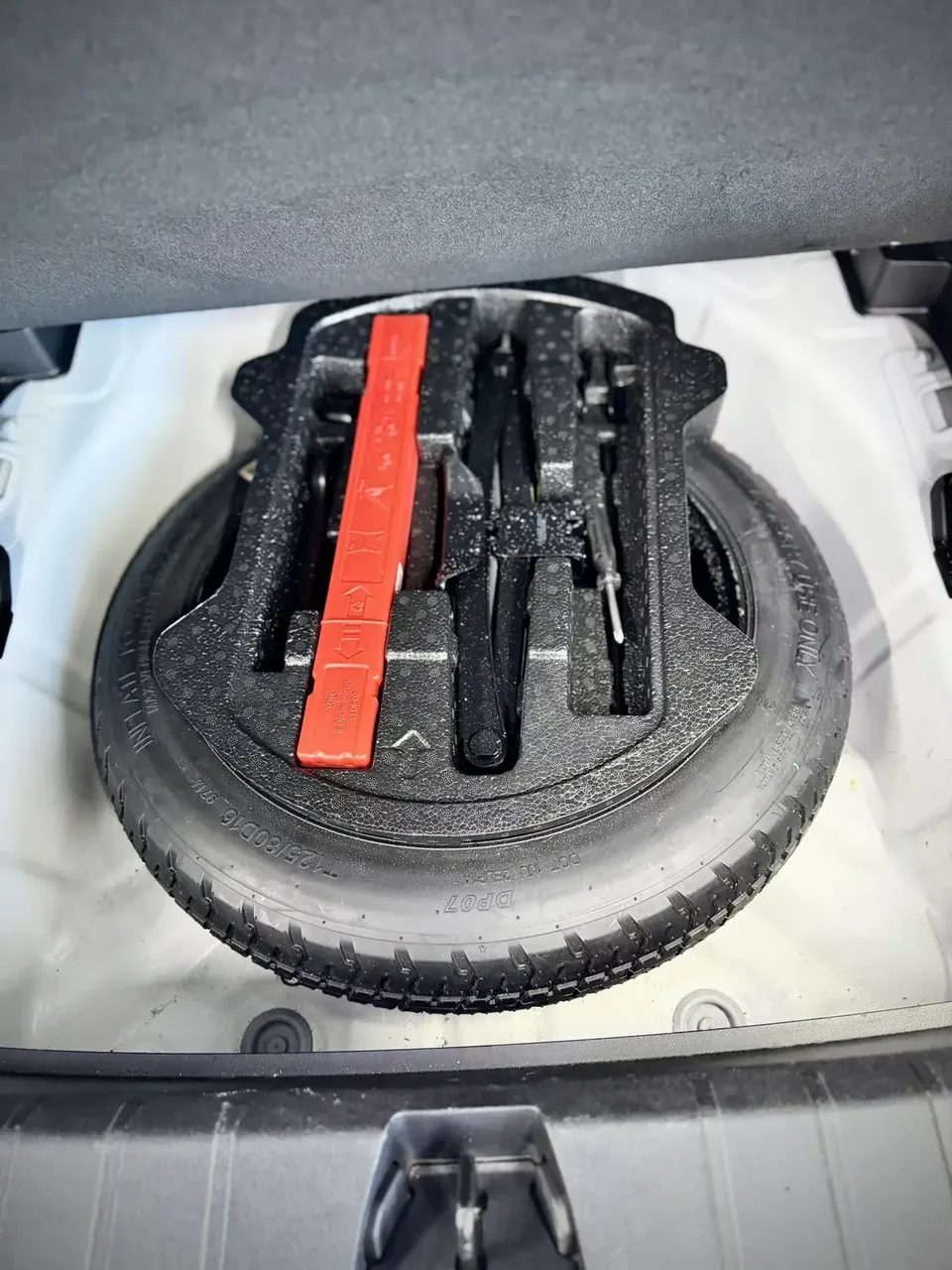 Geely Coolray SX11 Binyue 2021 240T DCT Platinum Edition 2022 — thumbnail 4