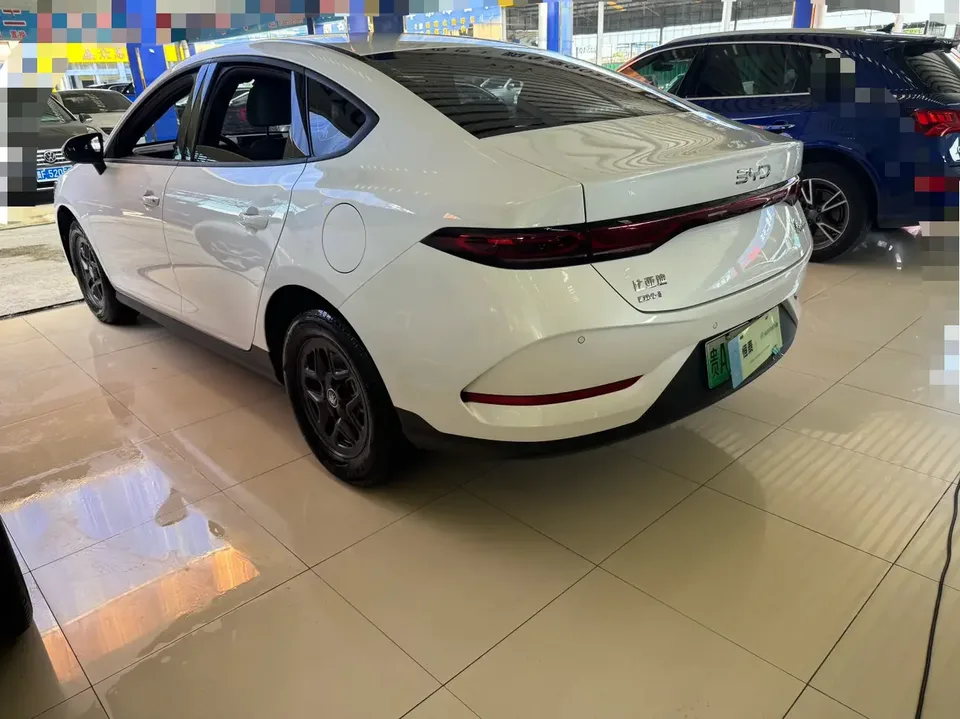 BYD Qin PLUS DM Qin PLUS DM 2025 DM-i Intelligent Driving Version 128KM Progressive 2025 — thumbnail 4