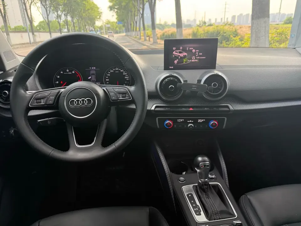Audi Q2L Audi Q2L 2021 35TFSI Luxury Dynamic Model 2022 — thumbnail 2