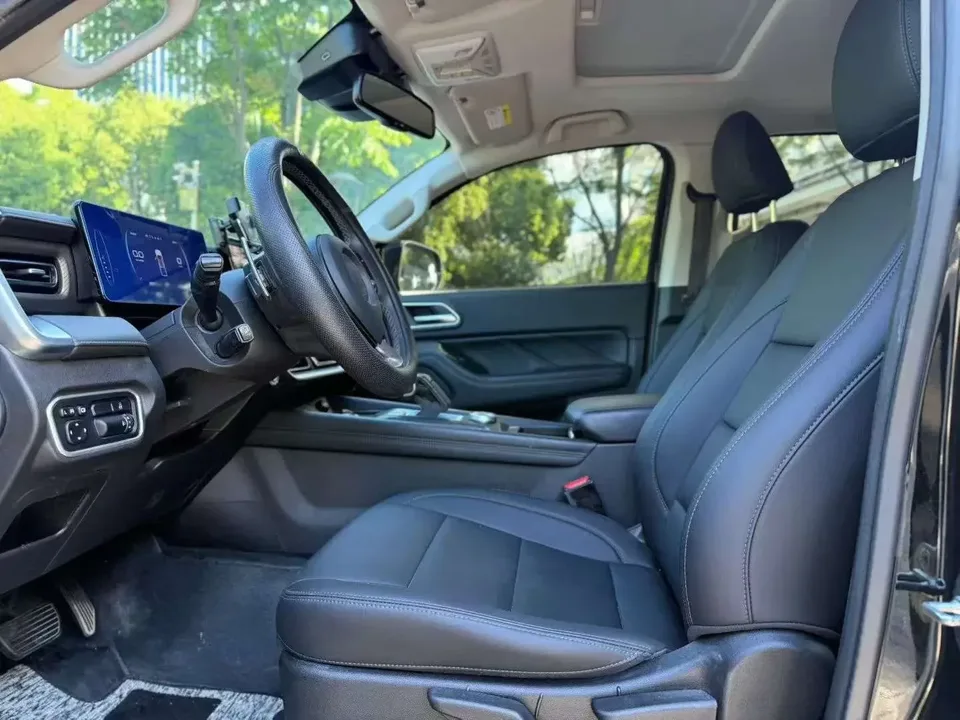Great Wall Poer gun 2023 Passenger version 2.0T gasoline automatic two-wheel drive comfort model GW4C20B 2025 — thumbnail 3