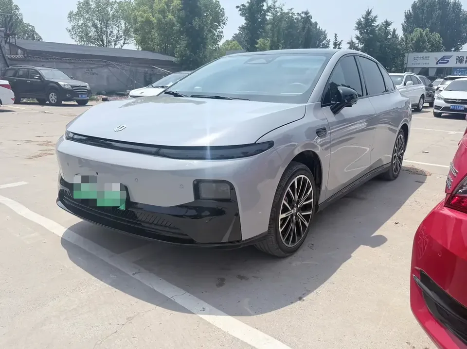 Leapmotor Leap running B01 Leap running B01 2025 650 Enjoy Edition 2025 — photo 1, buy with delivery to Moscow