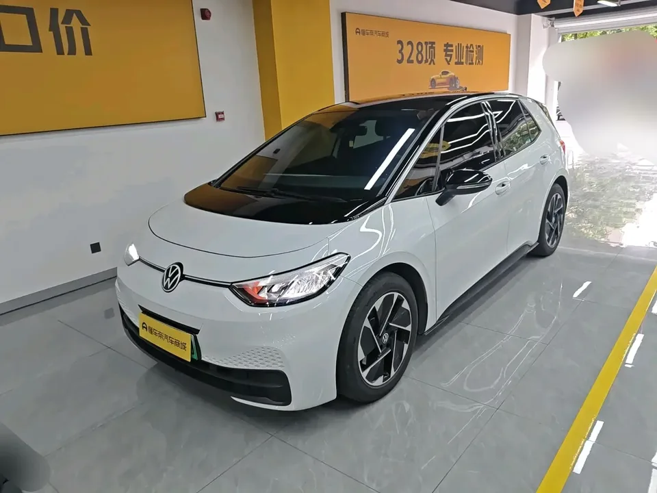 Volkswagen ID.3 Volkswagen ID.3 2024 Pure Smart Edition 2024 — photo 1, buy with delivery to Moscow