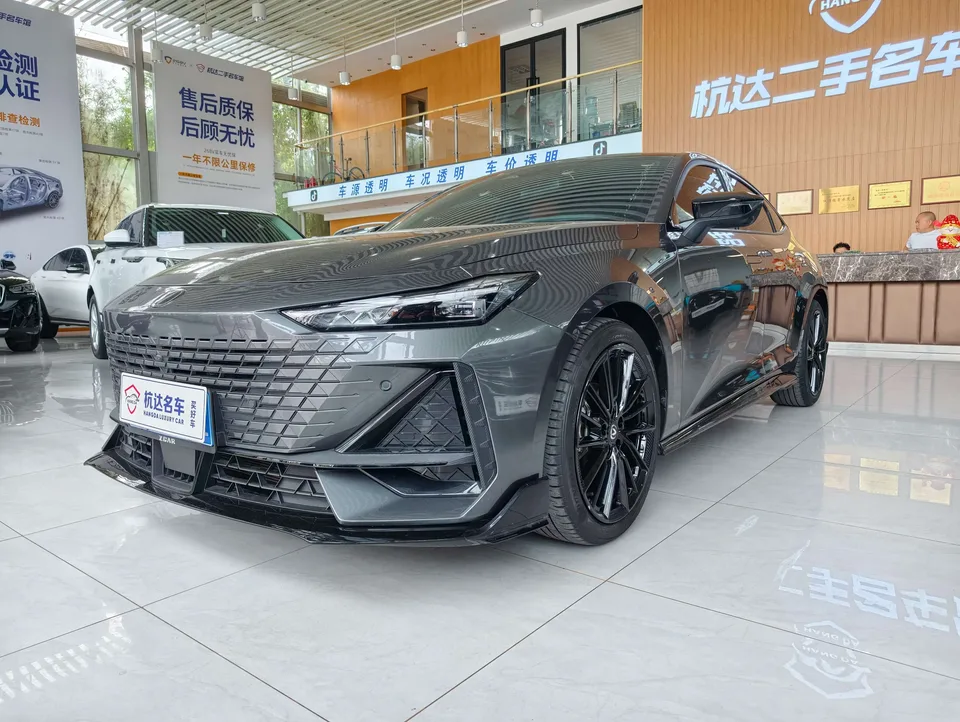Changan UNI-V Changan UNI-V 2023 1.5T Sports Edition 2024 — photo 1, buy with delivery to Moscow