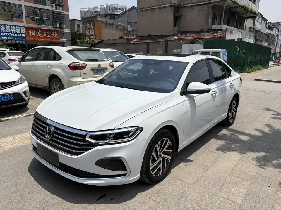 Volkswagen Lavida Lavida 2023 Modified 1.5L Automatic 5 million version 2024 — photo 1, buy with delivery to Moscow