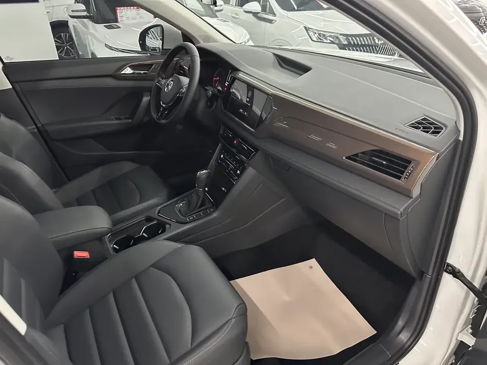 Volkswagen Tharu tuyue 2021 280TSI 2WD Luxury Edition PLUS 2022 — thumbnail 4