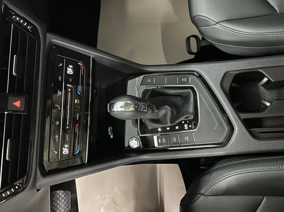 Volkswagen Tharu tuyue 2021 280TSI 2WD Luxury Edition PLUS 2022 — thumbnail 5