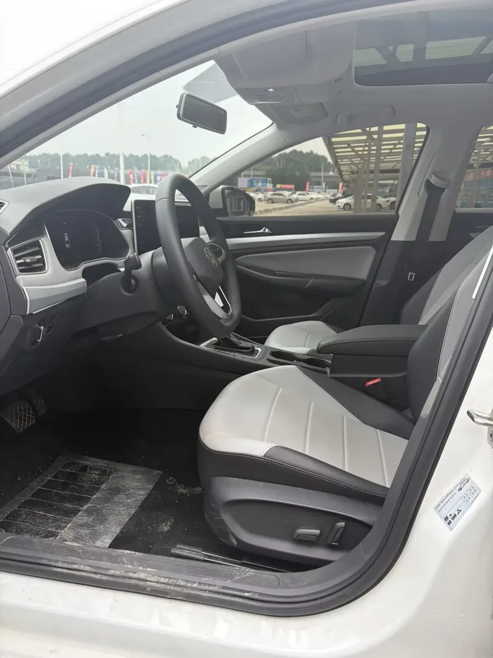 Volkswagen Bora Bora 2023 200TSI DSG Joy Travel PRO Edition 2023 — thumbnail 4