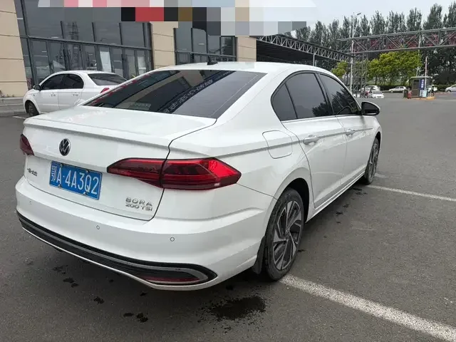 Volkswagen Bora Bora 2023 200TSI DSG Joy Travel PRO Edition 2023 — thumbnail 5