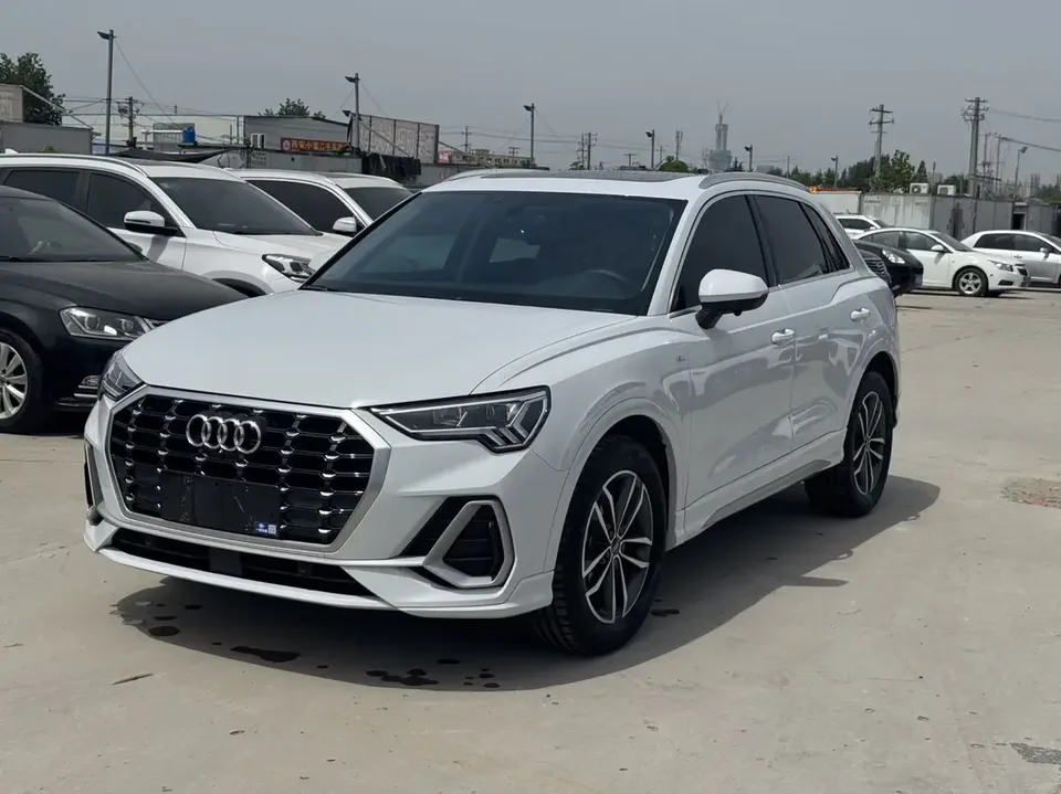 Audi Q3 Audi Q3 2022 35 TFSI Stylish Dynamic 2022 — фото 1, купить с доставкой в Москву