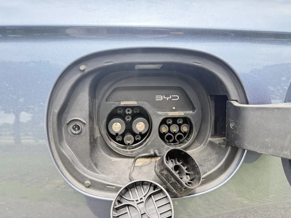 BYD Seal 06DM Seal 06DM 2025 DM-i 120KM Premium Edition 2025 — thumbnail 3