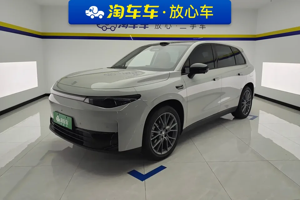 Leapmotor Zero running C10 Zero running C10 2026 Pure electric version 605 LiDAR version 2025 — фото 1, купить с доставкой в Москву