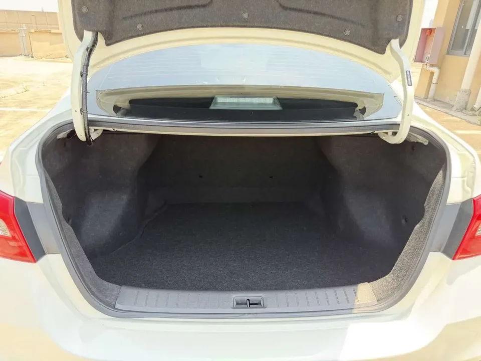 Nissan Sylphy Sylphy 2024 Modified classic 1.6L XE+ CVT large screen version 2025 — thumbnail 5