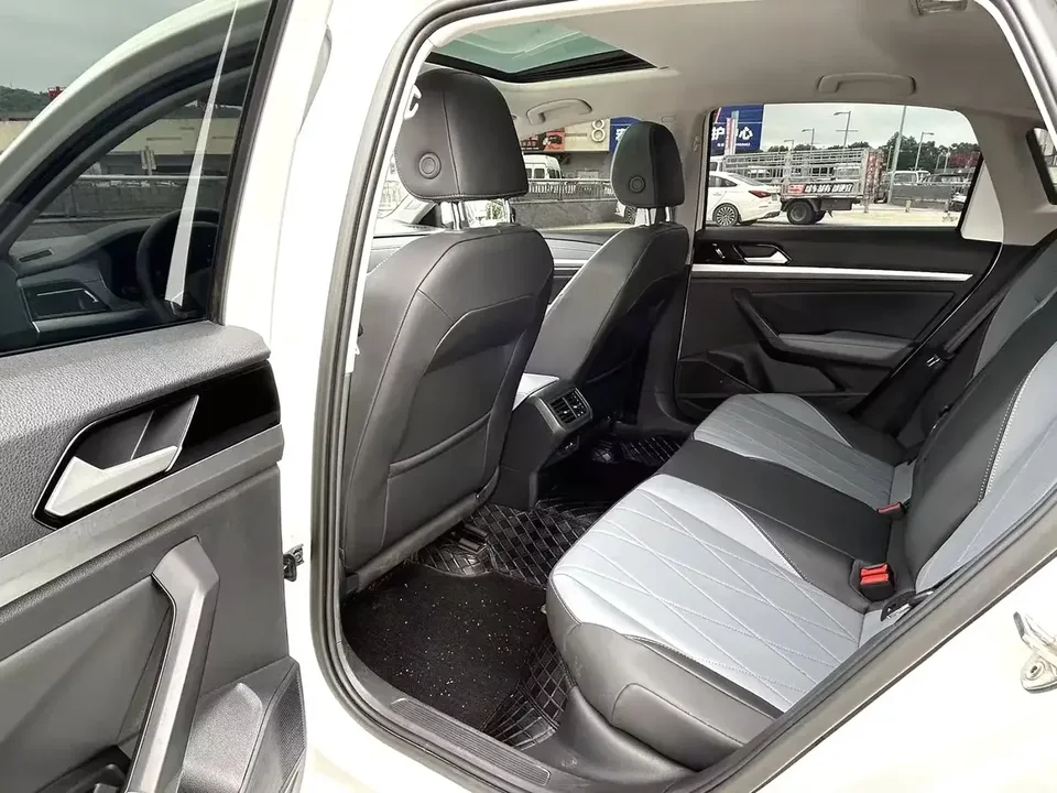 Volkswagen Lavida Lavida 2024 1.5L Automatic Starry Sky 5 Million Edition 2024 — миниатюра 3