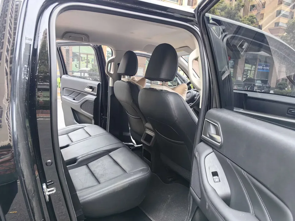 Great Wall Poer gun 2023 Commercial version 2.0T diesel automatic two-wheel drive large double navigation model GW4D20M 2024 — thumbnail 4