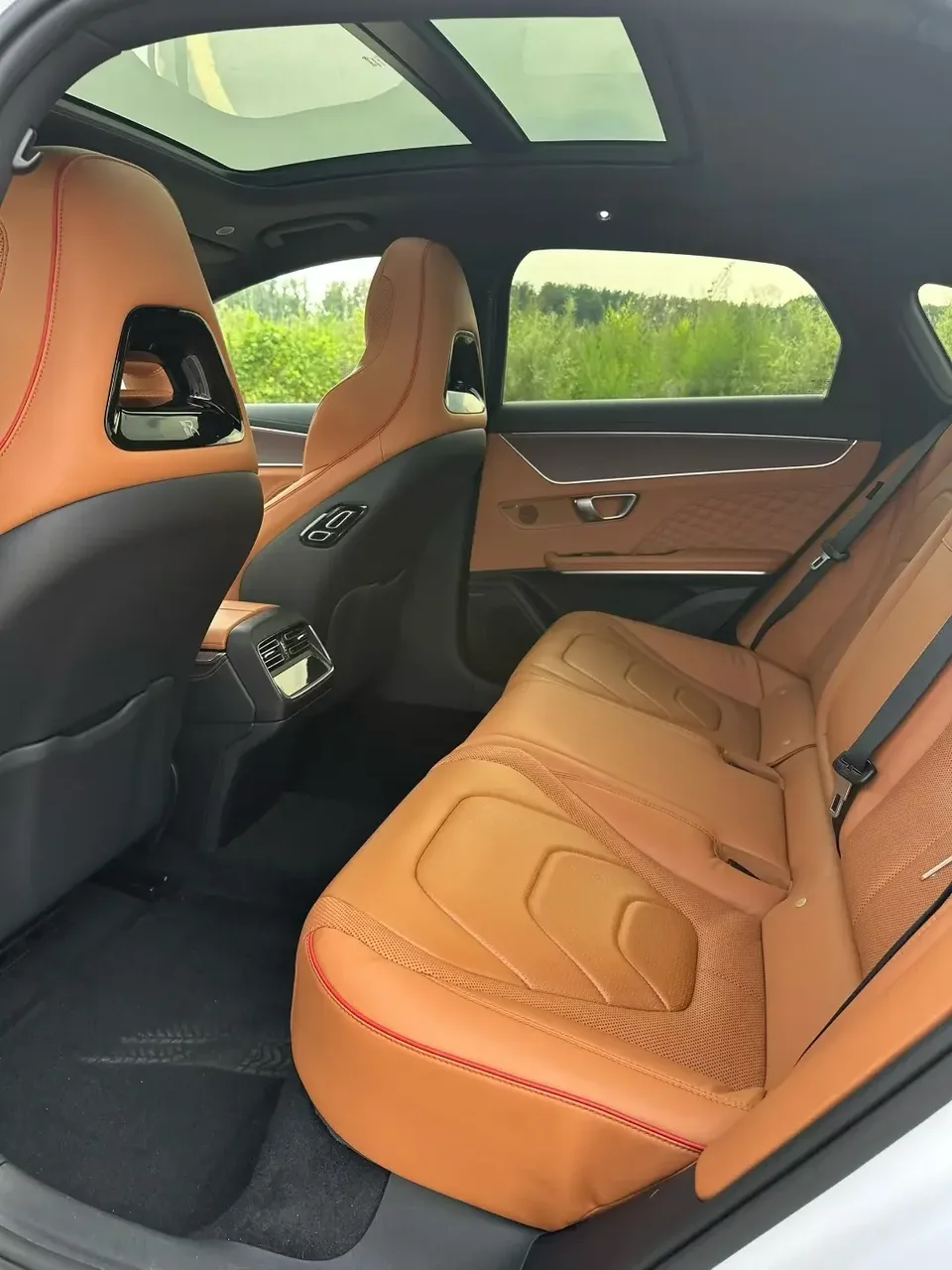 BYD Han DM Chinese DM 2022 DM-i 121KM Premium 2022 — thumbnail 3