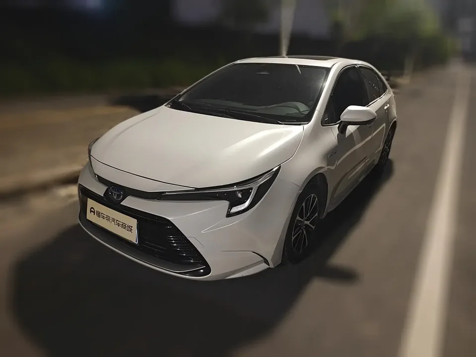 Toyota Levin Lei Ling 2023 Hybrid 1.8L Deluxe Edition 2024 — фото 1, купить с доставкой в Москву