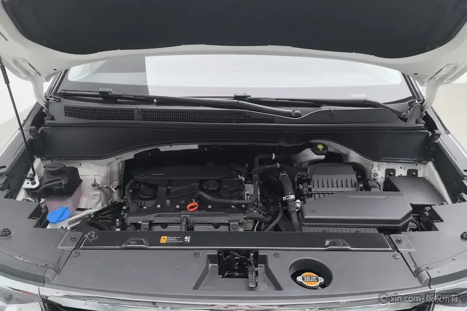 Hyundai Kustu Kustu 2021 270TGDi Premium Edition LUX 2023 — миниатюра 2