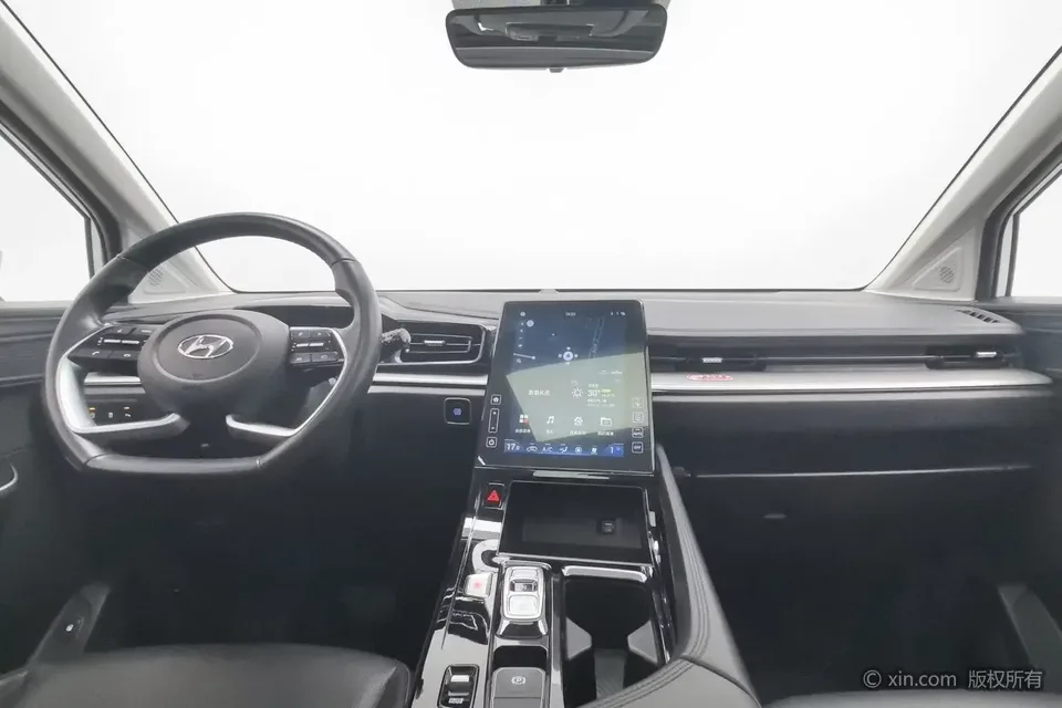 Hyundai Kustu Kustu 2021 270TGDi Premium Edition LUX 2023 — миниатюра 4