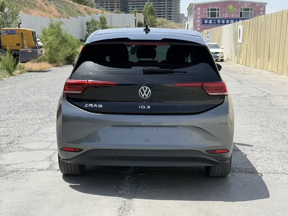 Volkswagen ID.3 Volkswagen ID.3 2024 Outstanding Edition 2024 — thumbnail 2