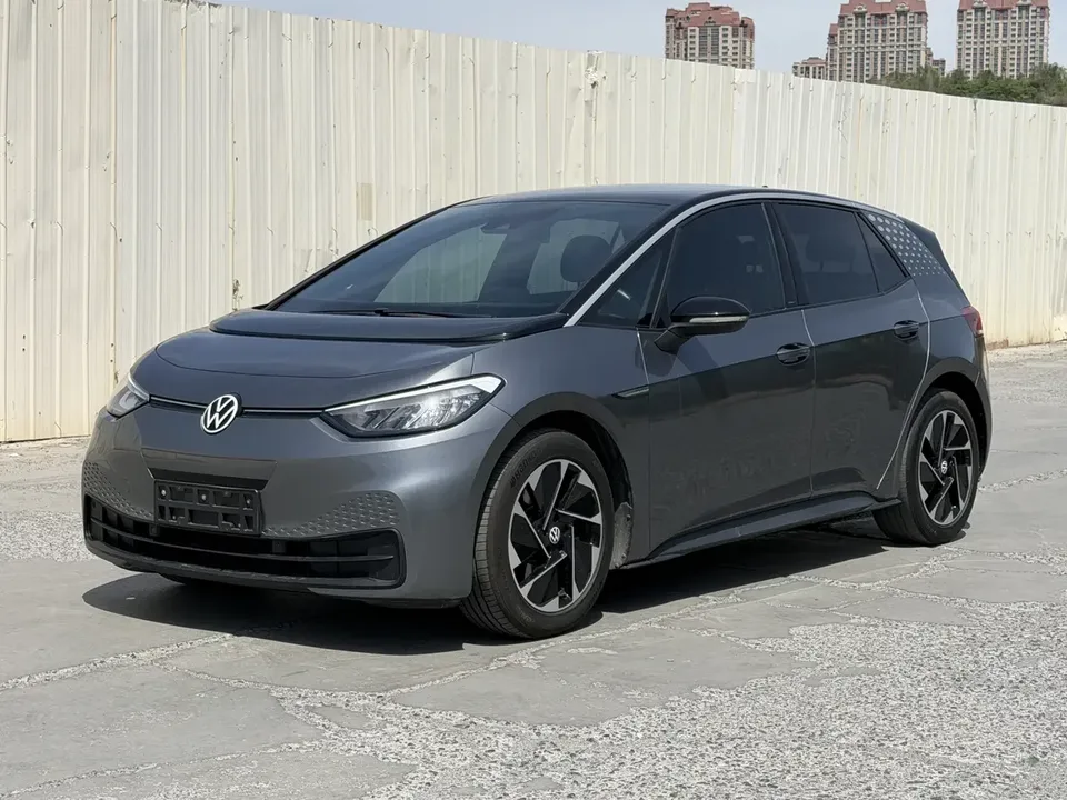Volkswagen ID.3 Volkswagen ID.3 2024 Outstanding Edition 2024 — photo 1, buy with delivery to Moscow