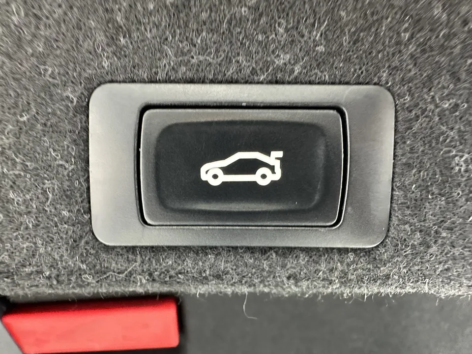 Volkswagen Magotan Magotan 2023 2 millionth anniversary edition 280TSI DSG comfort model 2024 — thumbnail 3