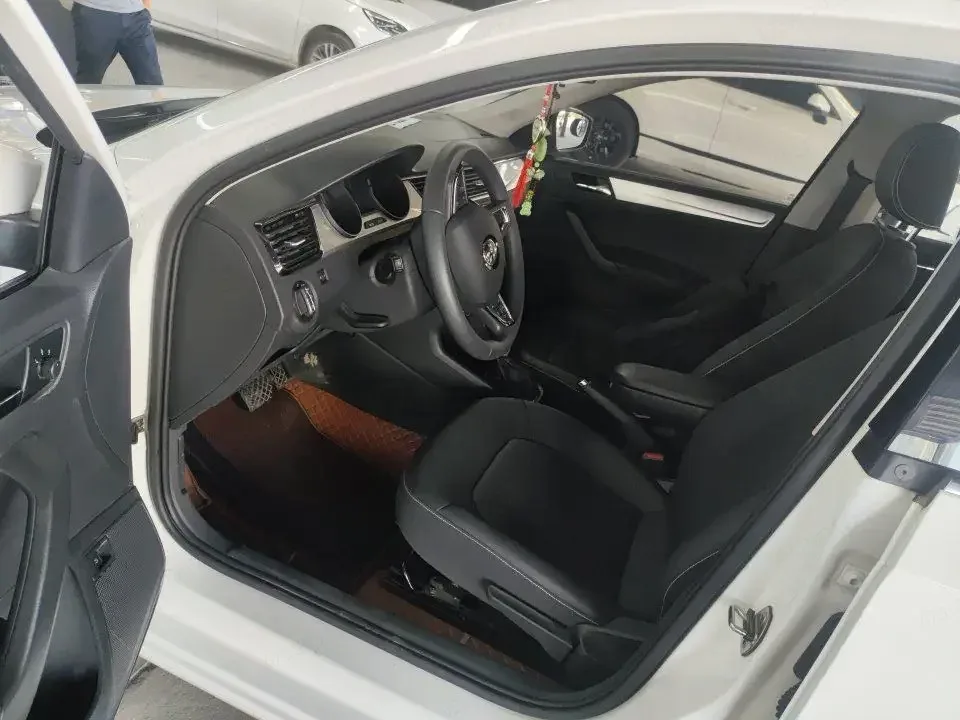Skoda Xin Rui Xin Rui 2022 1.5L Automatic Comfort Edition 2022 — thumbnail 5