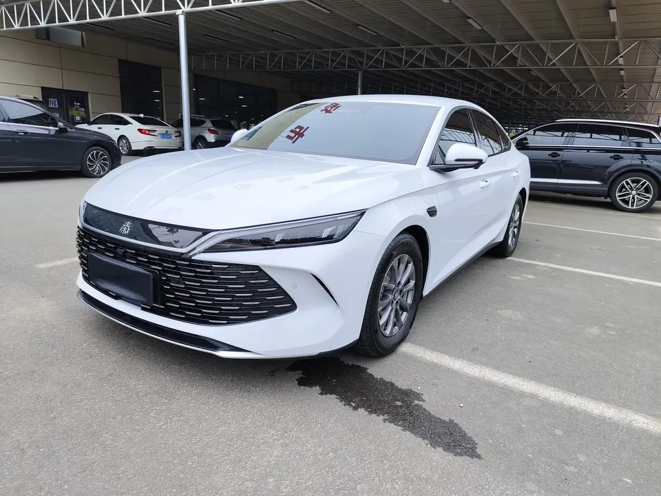 BYD Qin L DM Qin L DM 2025 Intelligent Driving Edition DM-i 80KM Leading Edition 2025 — photo 1, buy with delivery to Moscow