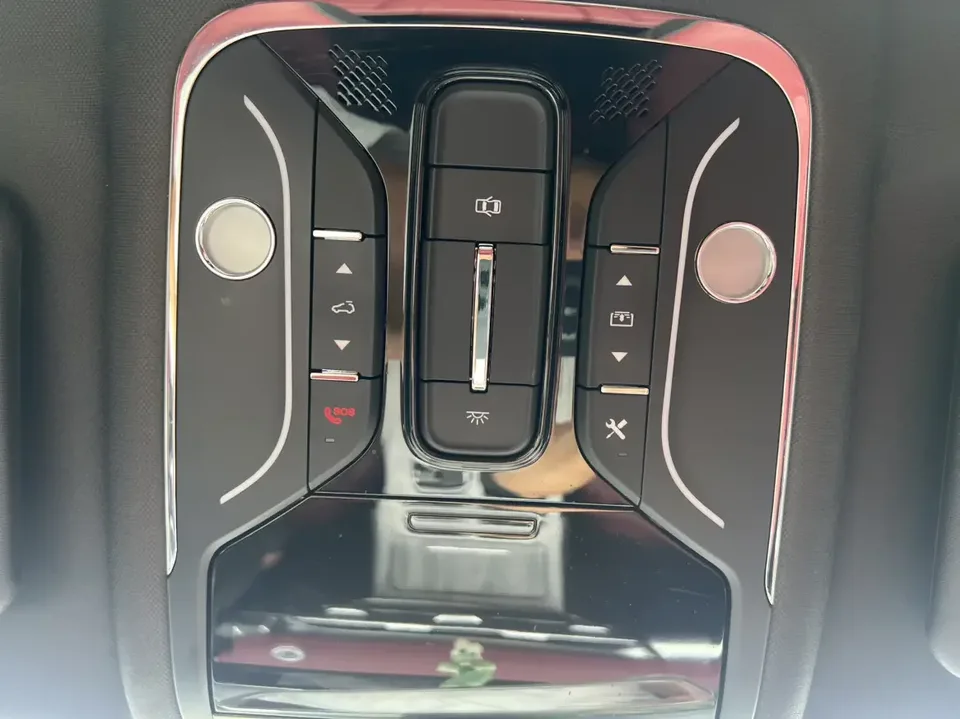 Jetour Jietu X70 PLUS Jietu X70 PLUS 2023 1.5T DCT Brave PLUS 7-seater 2023 — thumbnail 3