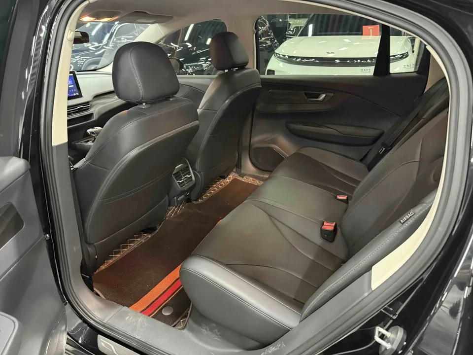 Hongqi E-QM5 Hongqi E-QM5 2023 Basic travel version 2024 — thumbnail 3