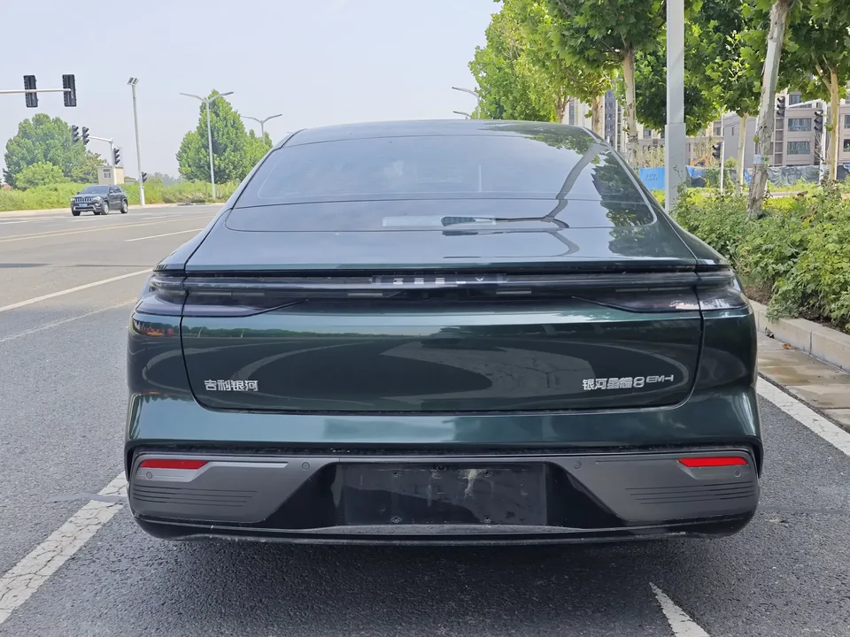Geely Galaxy Star 8 PHEV Galaxy Star 8 PHEV 2025 130km EM-i Premium Edition 2025 — thumbnail 2