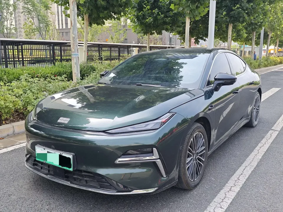 Geely Galaxy Star 8 PHEV Galaxy Star 8 PHEV 2025 130km EM-i Premium Edition 2025 — photo 1, buy with delivery to Moscow