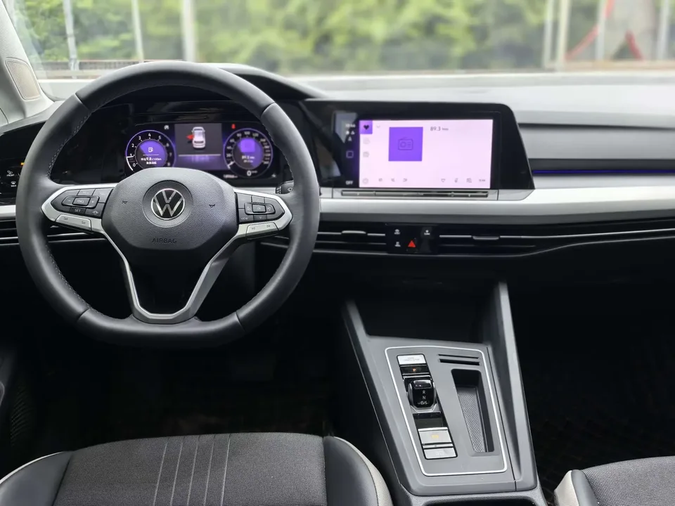Volkswagen Golf golf 2024 280TSI DSG Pro 50 Years Legend Edition 2025 — миниатюра 4