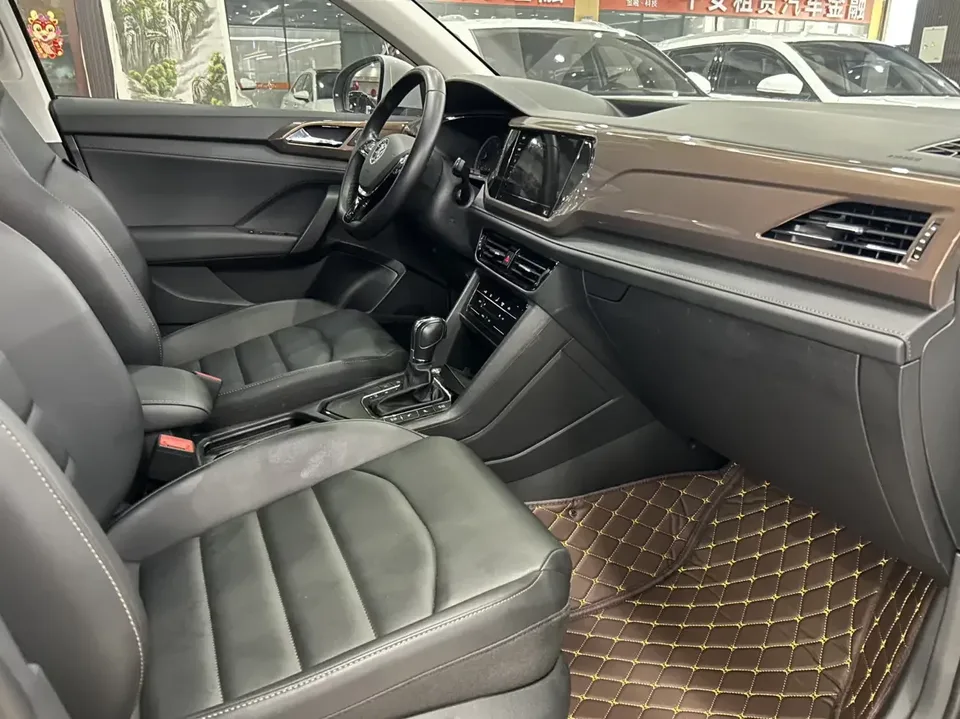 Volkswagen Tharu tuyue 2021 280TSI 2WD Comfort Edition 2022 — thumbnail 2