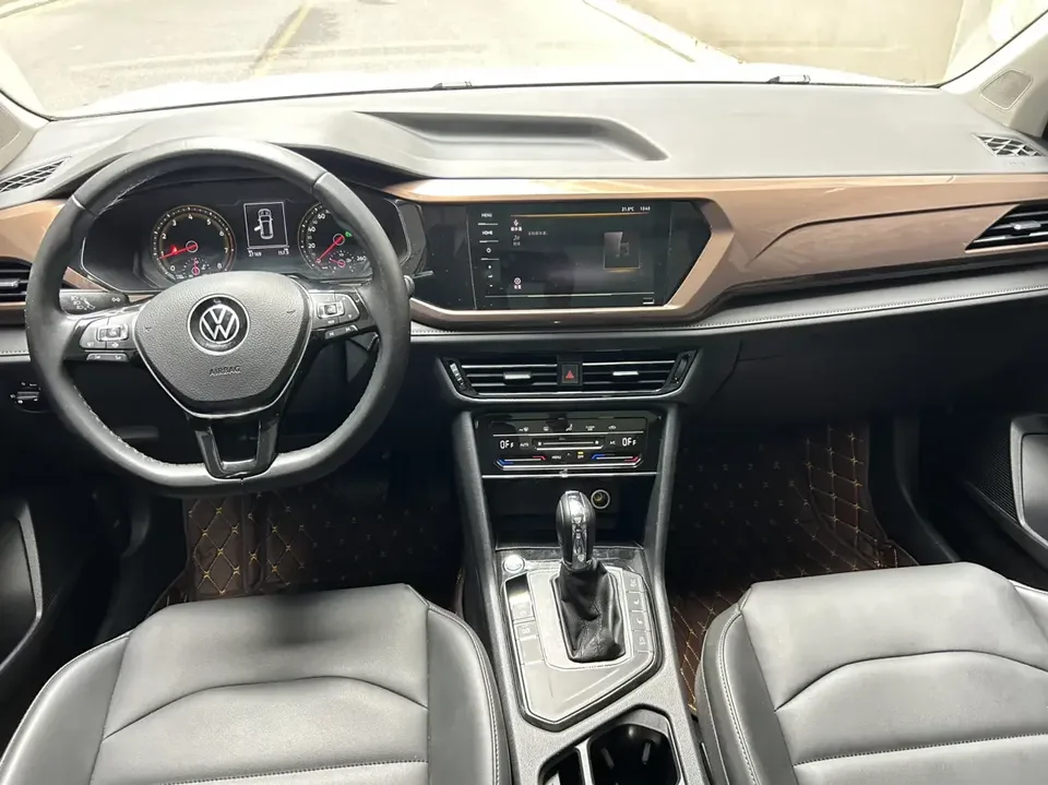 Volkswagen Tharu tuyue 2021 280TSI 2WD Comfort Edition 2022 — thumbnail 3