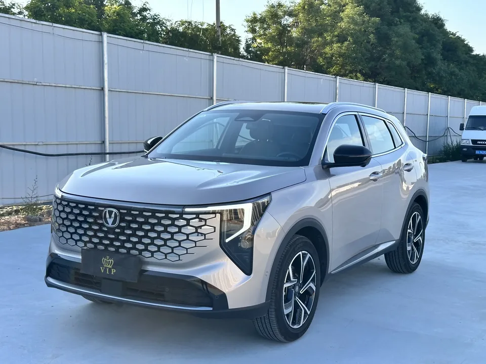 Changan CS55 Plus Changan CS55 PLUS 2026 Fourth Generation New Blue Whale 1.5T Tian Shu Premium Edition 2025 — photo 1, buy with delivery to Moscow