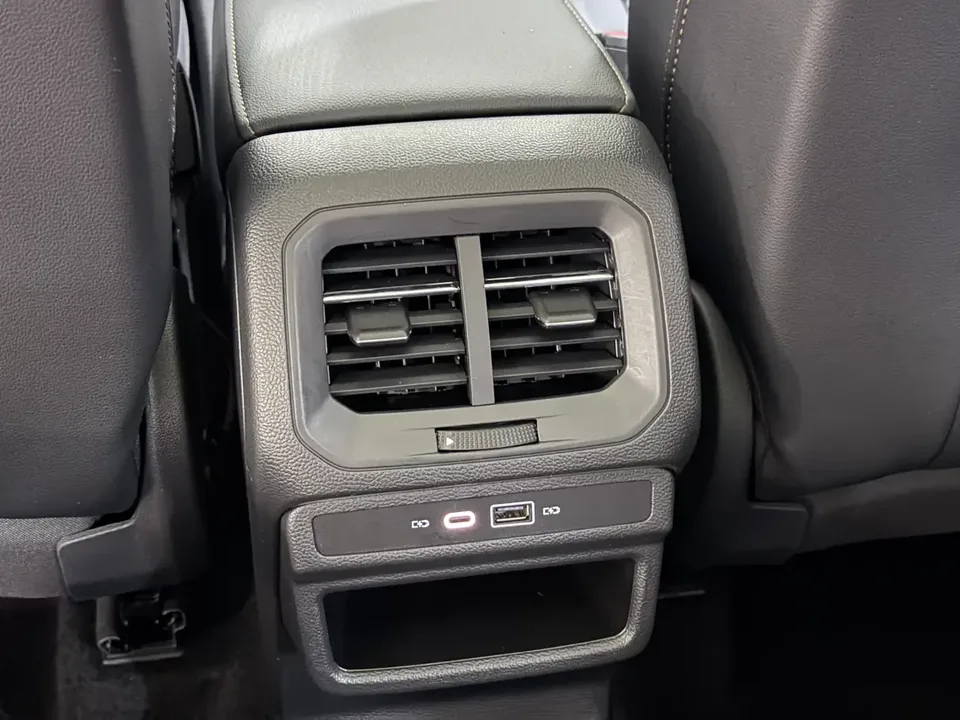 Volkswagen Tharu tuyue 2022 280TSI 2WD Deluxe Edition 2022 — thumbnail 5