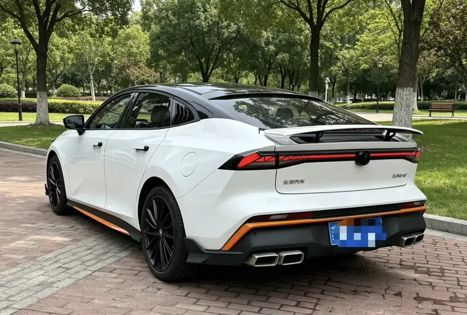 Changan UNI-V Changan UNI-V 2024 1.5T Premium 2024 — thumbnail 2
