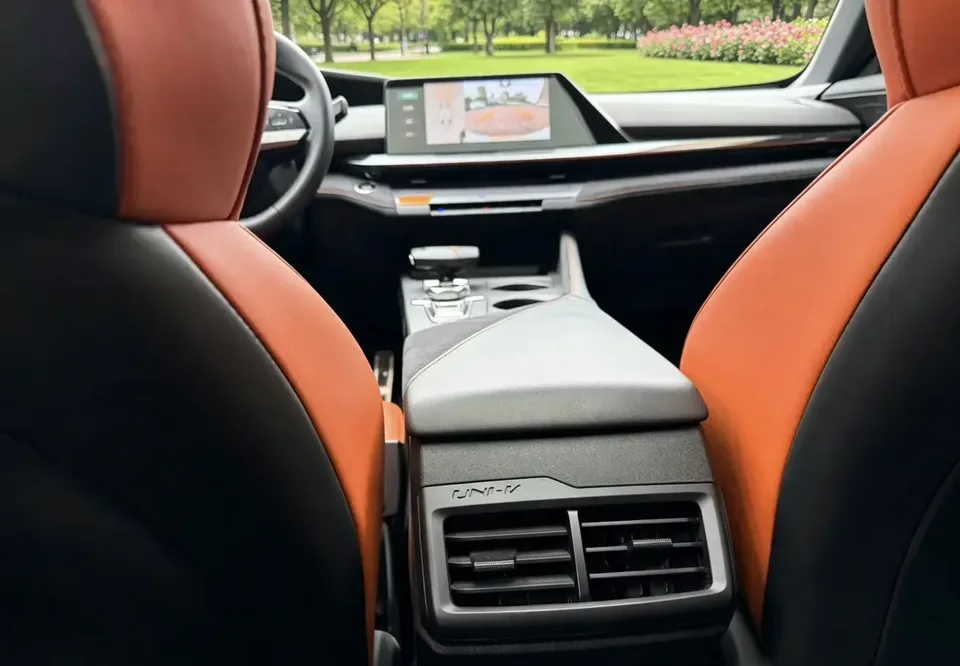 Changan UNI-V Changan UNI-V 2024 1.5T Premium 2024 — thumbnail 3